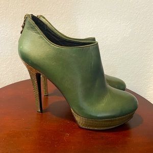 House of Harlow 1960 green and gold leather booties
